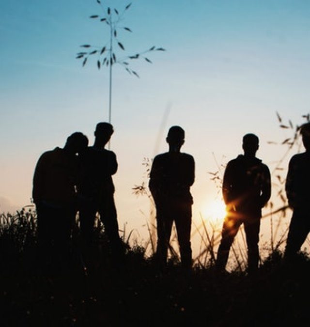 backlit-boys-dark-1250346 why men have no friends